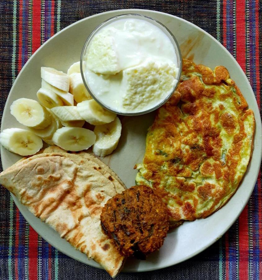 Pradhan House - Home Stay With Garden Bhatgoan Екстериор снимка
