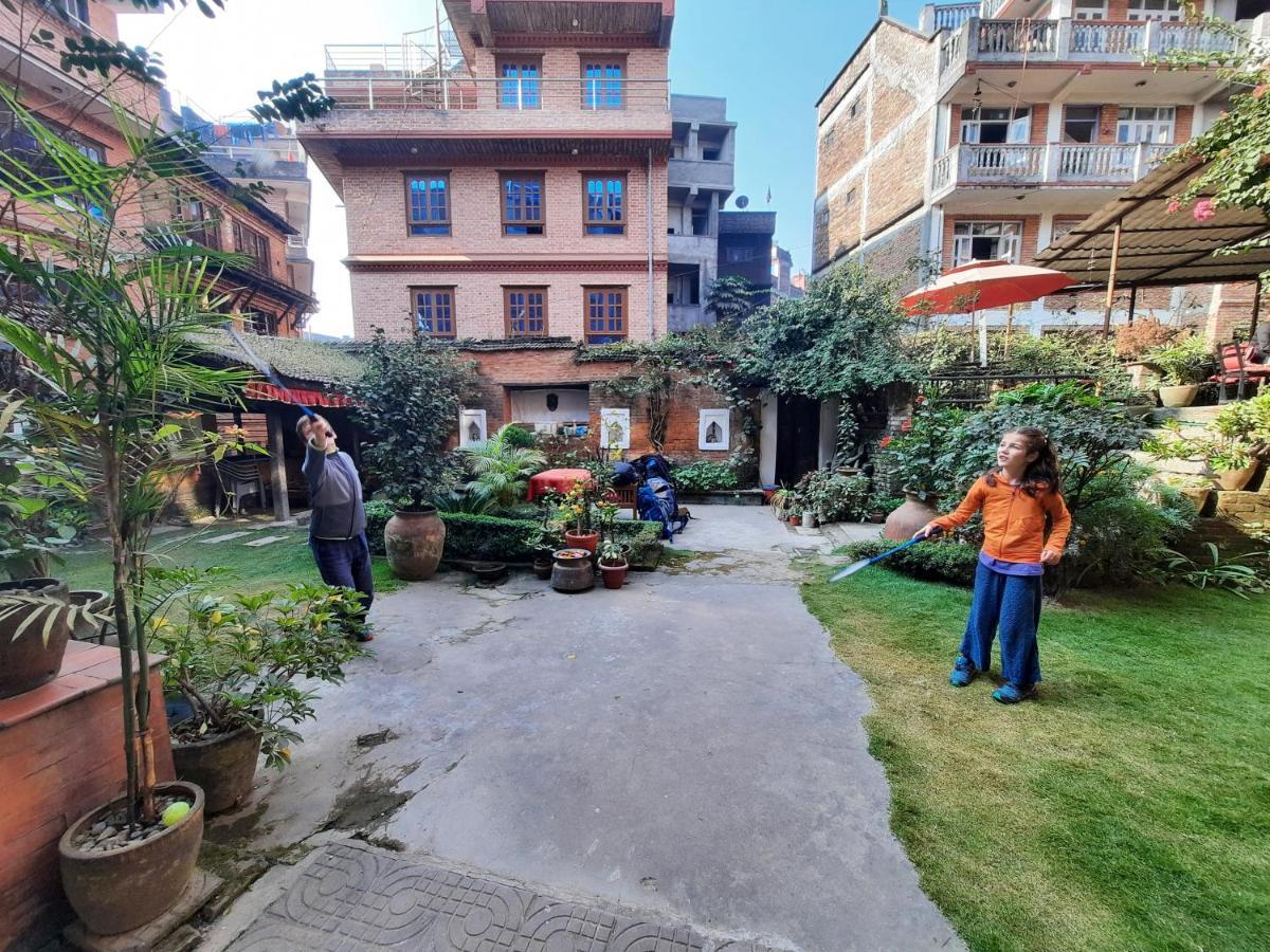Pradhan House - Home Stay With Garden Bhatgoan Екстериор снимка