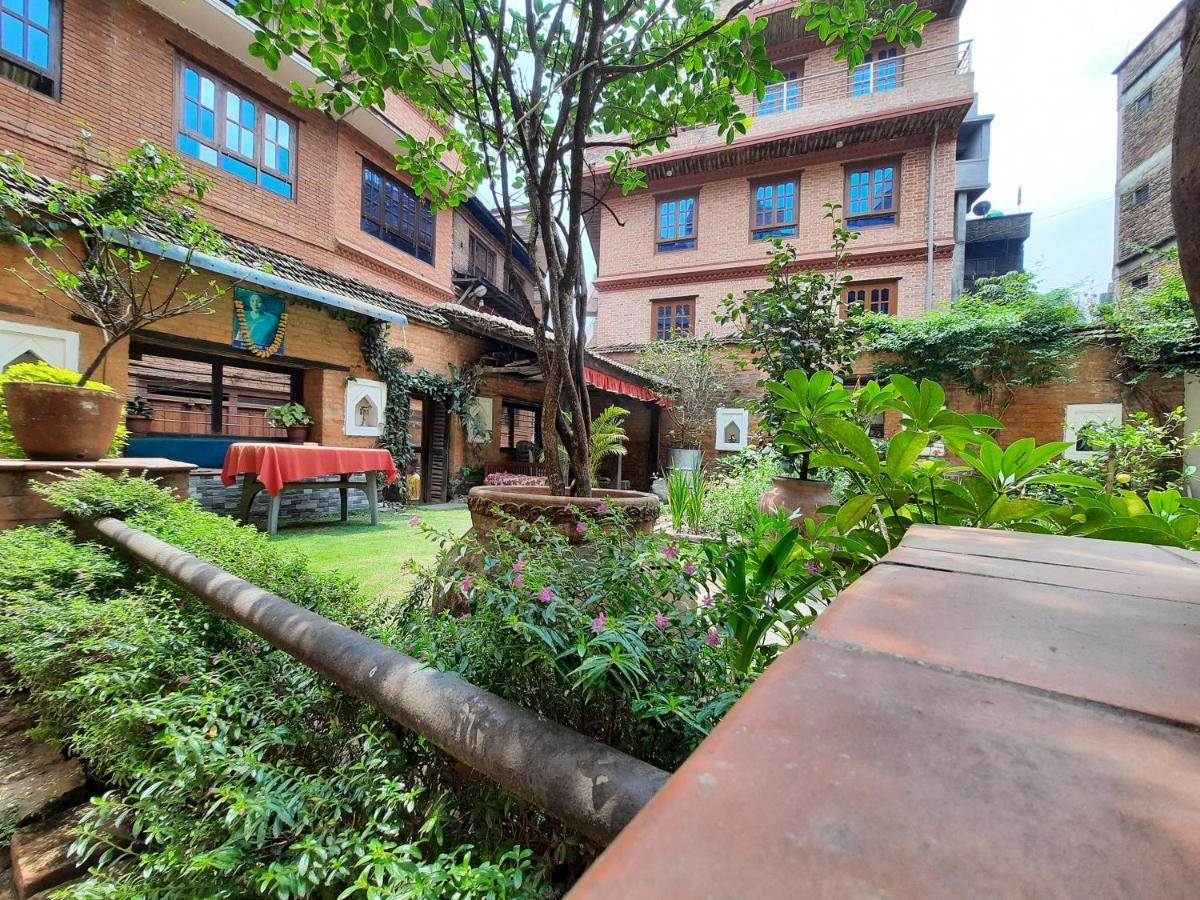 Pradhan House - Home Stay With Garden Bhatgoan Екстериор снимка