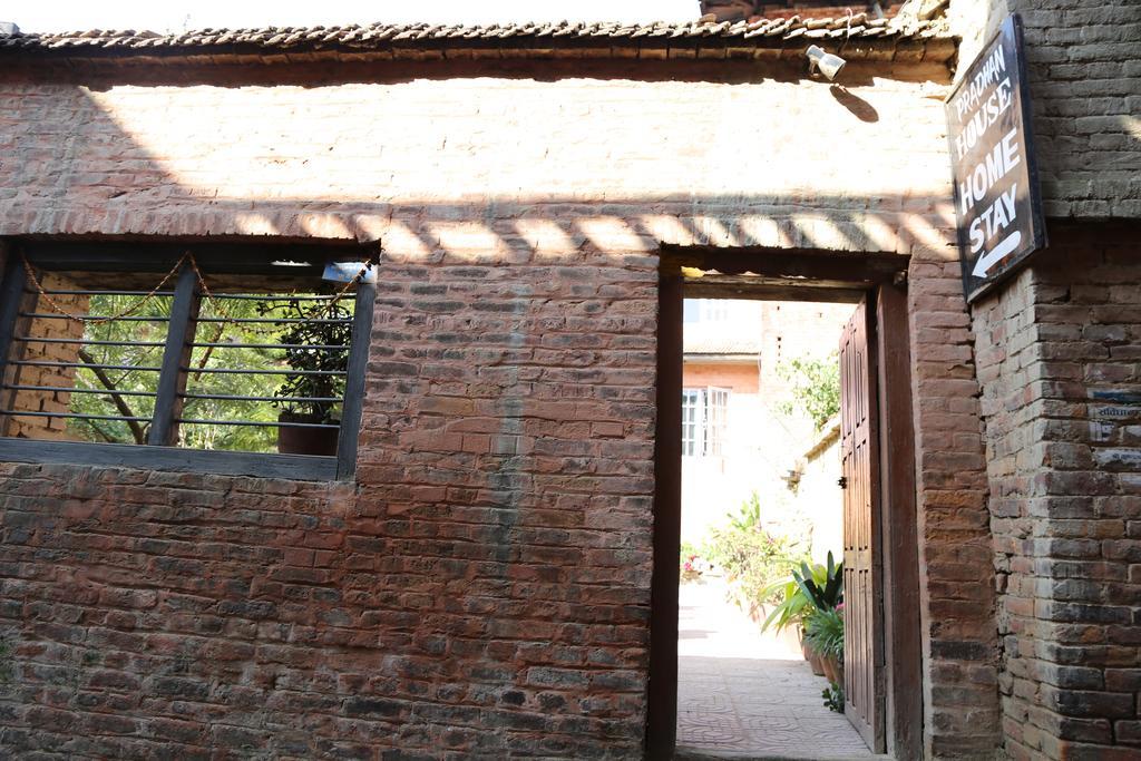 Pradhan House - Home Stay With Garden Bhatgoan Екстериор снимка