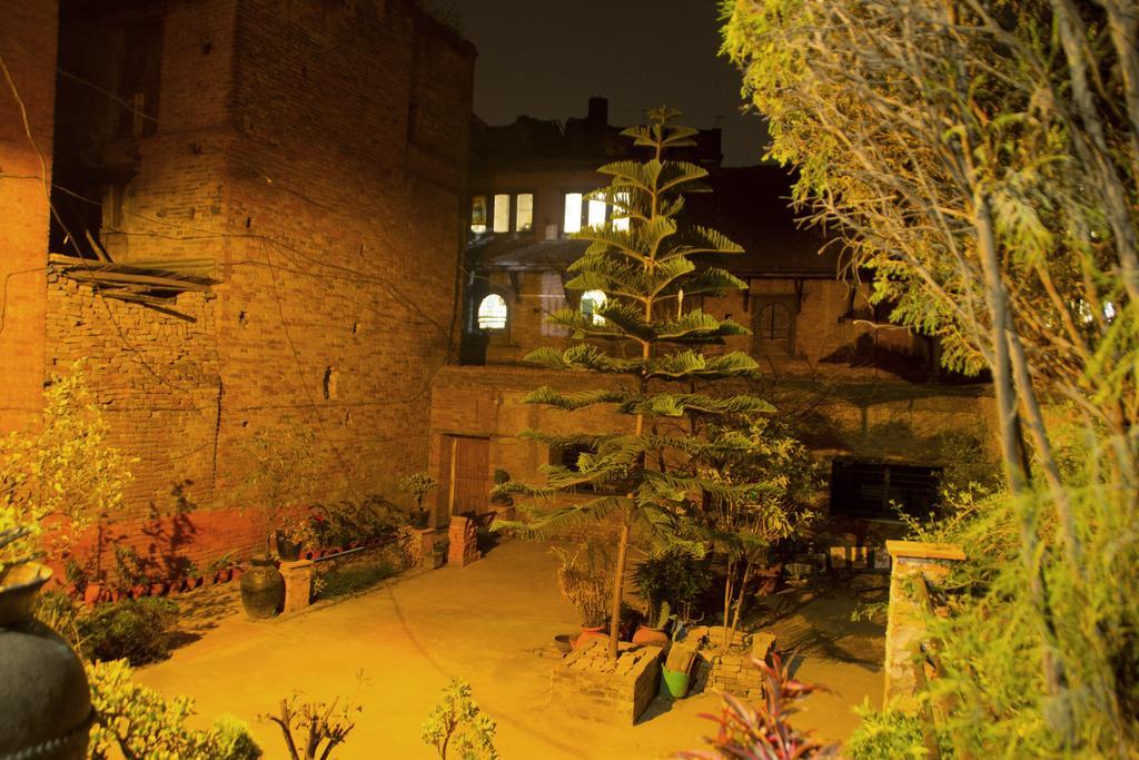 Pradhan House - Home Stay With Garden Bhatgoan Екстериор снимка