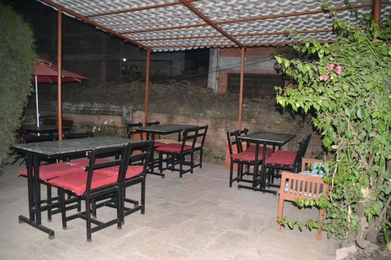Pradhan House - Home Stay With Garden Bhatgoan Екстериор снимка