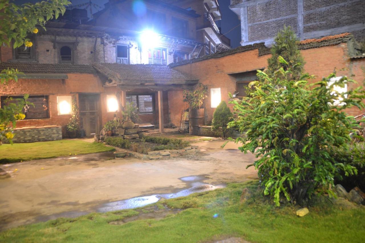 Pradhan House - Home Stay With Garden Bhatgoan Екстериор снимка